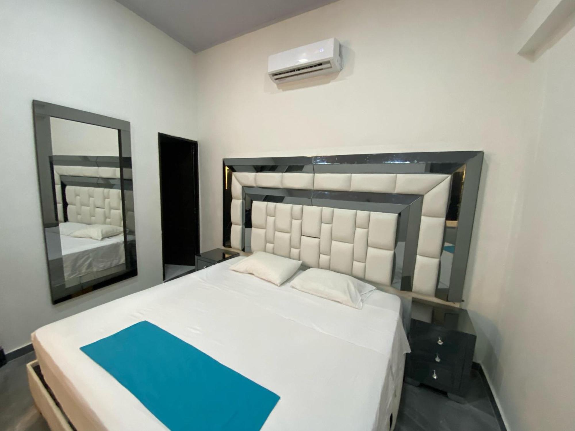 Hotel Hostal Caps Cartagena Kültér fotó