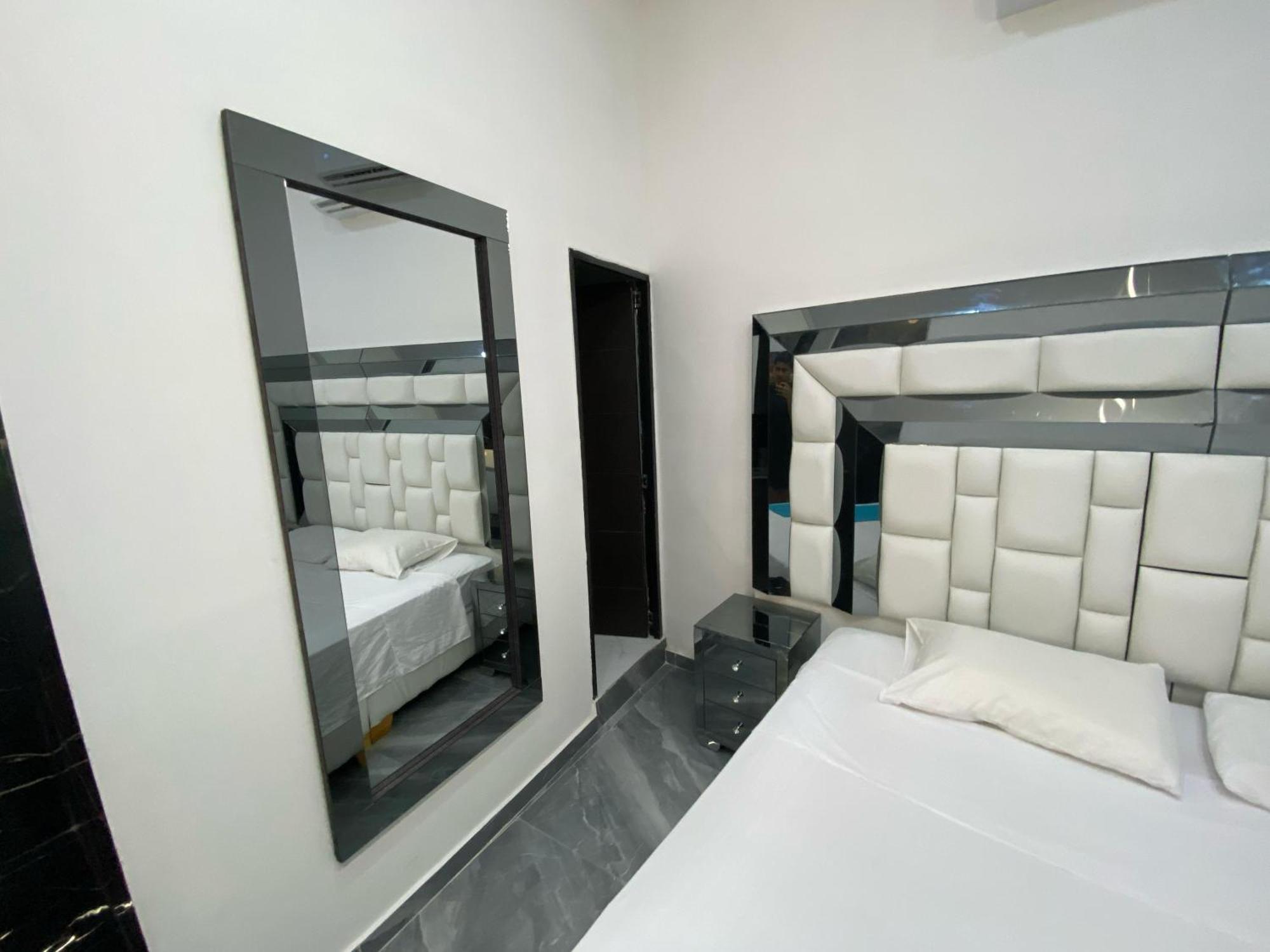 Hotel Hostal Caps Cartagena Kültér fotó